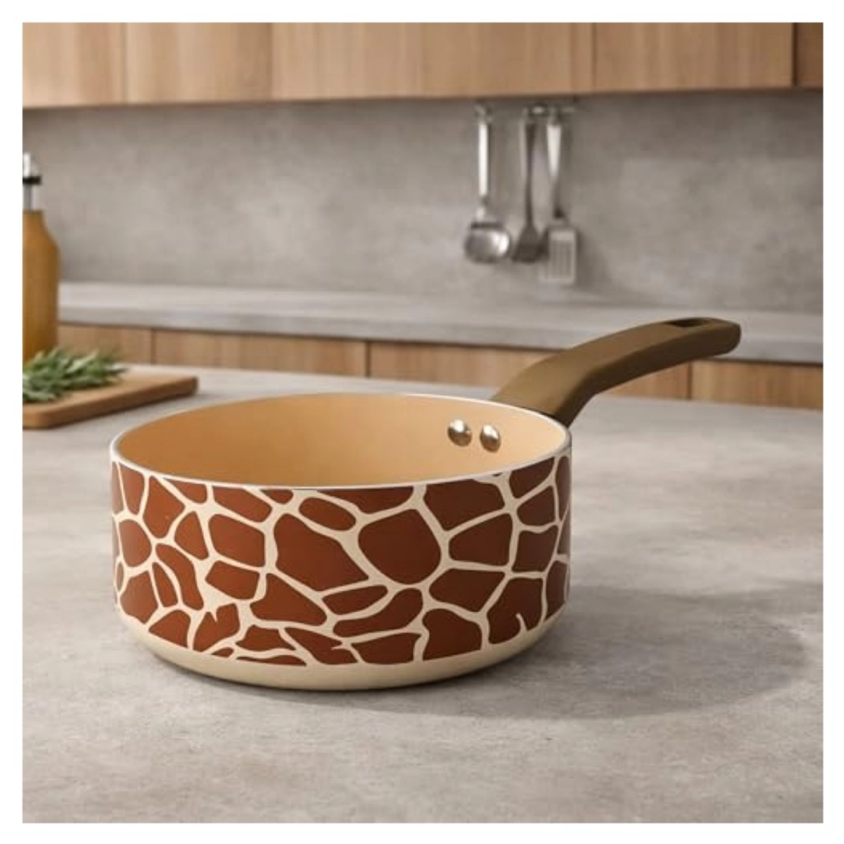 סט מחבת 24 ס״מ וקלחת 18 ס״מ עם ציפוי קרמי בהדפס ג׳ירפה מבית Menastyl