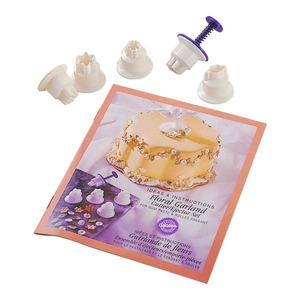 סט לחיתוך בצק סוכר פרחים Wilton