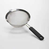 מסננת נירוסטה OXO 20cm