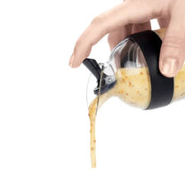 שייקר קטן להכנת רטבים לסלט OXO 250ml