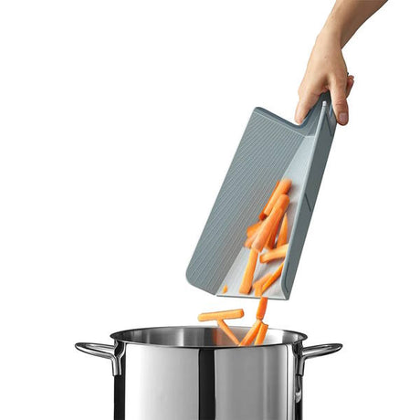 קרש חיתוך גדול Chop2Pot תכלת Joseph Joseph