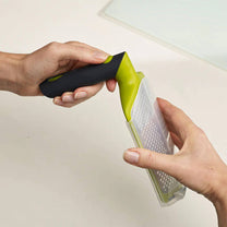 מגרדת Twist Grater ירוקה Joseph Joseph